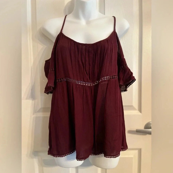 Patrons of Peace Flowy Black Off-The-Shoulder Top small - Picture 3 of 7